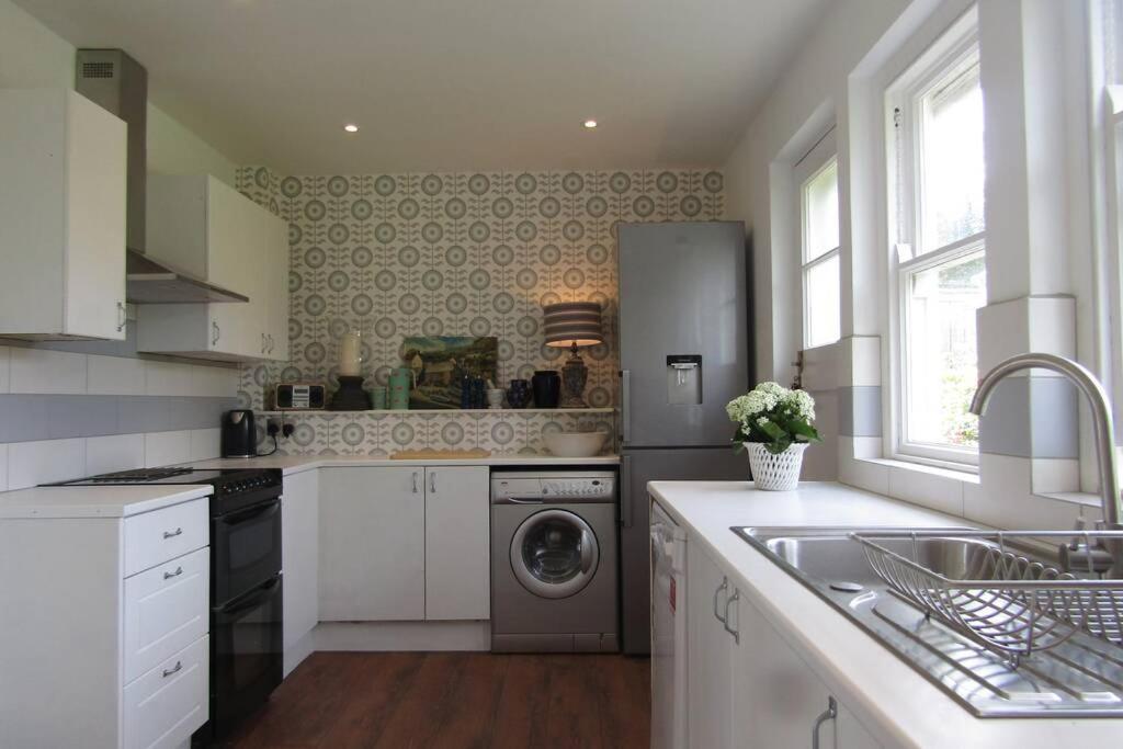 Lovely 3 Bed House Close To Carlyon Bay Beach! Екстер'єр фото
